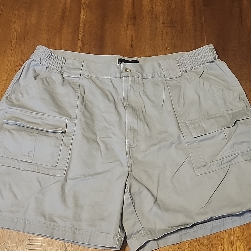 CROFT & BARROW CARGO SHORTS SZ 44
